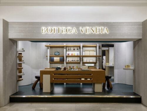 Bottega Veneta открыла модернистский поп-ап в универмаге Harrods