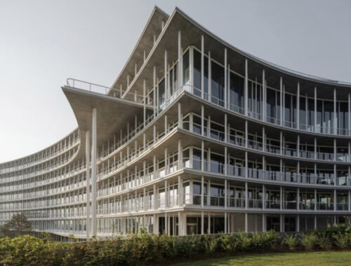 Herzog & de Meuron построили штаб-квартиру банка у Женевского озера