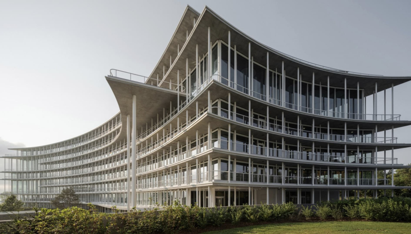 Herzog & de Meuron построили штаб-квартиру банка у Женевского озера Herzog & de Meuron построили штаб-квартиру банка у Женевского озера