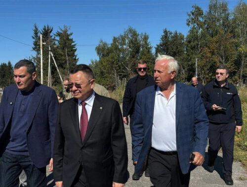 Хинштейн и Файзуллин осмотрели разрушенные ВСУ соцобъекты