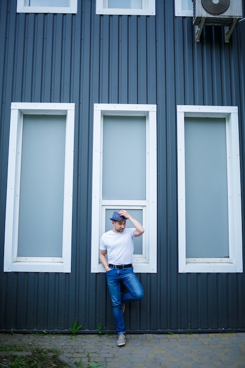 Технология установки сайдинга вокруг оконного проема