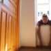 Почему не закрывается межкомнатная дверь из-за перекоса петель