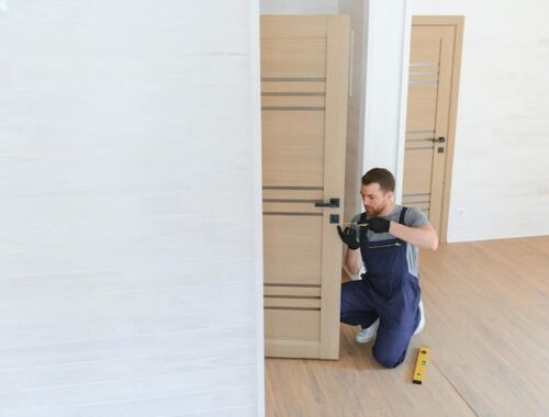 Как установить дверь между комнатами Как установить дверь между комнатами
